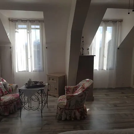 L'ecrin Des Coteaux Bed & Breakfast 3*