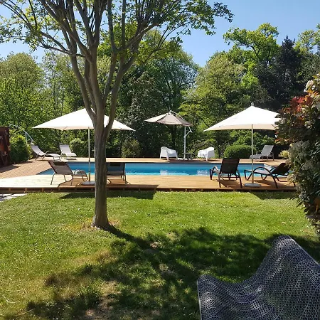 L'ecrin Des Coteaux Bed & Breakfast 3*