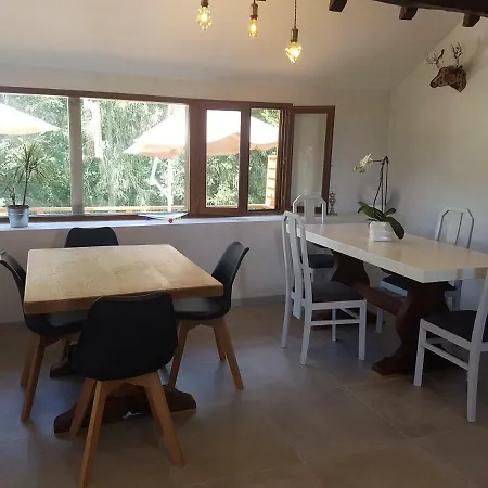 L'ecrin Des Coteaux Bed & Breakfast 3*